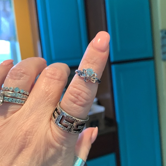 #101 0.5 ct Moissanite lotus toe ring - Picture 3 of 6